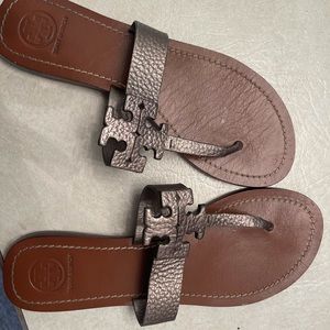 Tory burch sandals.